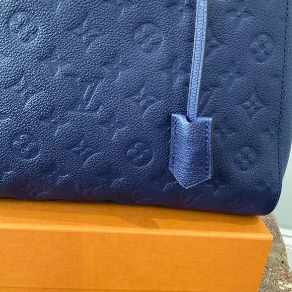 Sold Stunning Rare Louis Vuitton Montaigne MM Blue - Picture 3 of 14